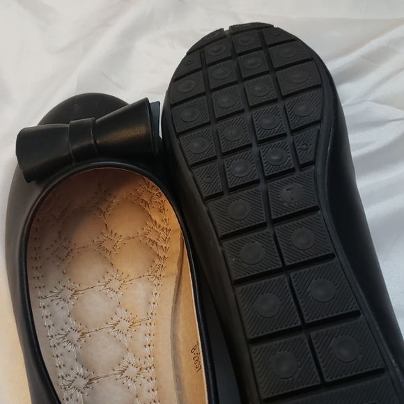 Shoes - Picture 7 of 9